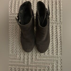 Sonoma Women’s Sz 6.5 Classic Minimalist Grey Heeled Business Casual Booties